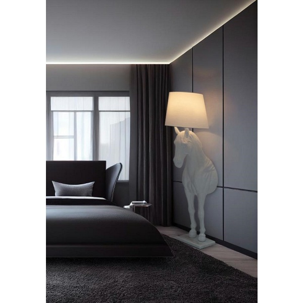 Lampa podłogowa KOŃ HORSE STAND M biała - włókno szklane - Moosee