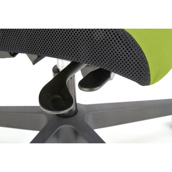 Fotel POP pracowniczy, kolor: pasek boczny - czarny RN60999, front - zielony M38 - Halmar