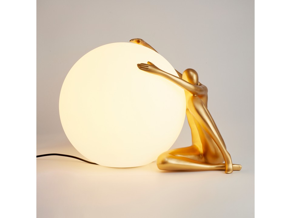 Lampa stołowa WOMAN-1 złota 47 cm Step Into Design