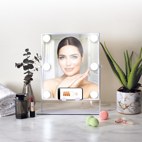 Lustro LED z głośnikiem i ładowarką - Intesi