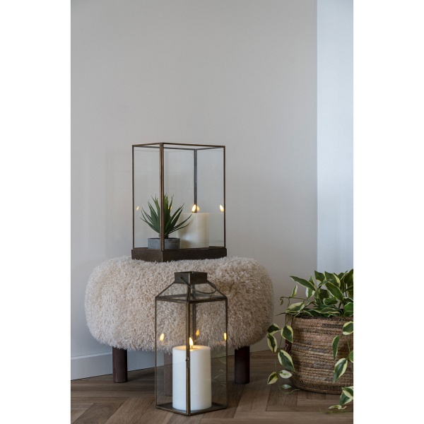 Pufa Inverness okrągła futrzana na drewnianych nogach do salonu i sypialni skandynawska ( Rozmiar: uniwersalny )