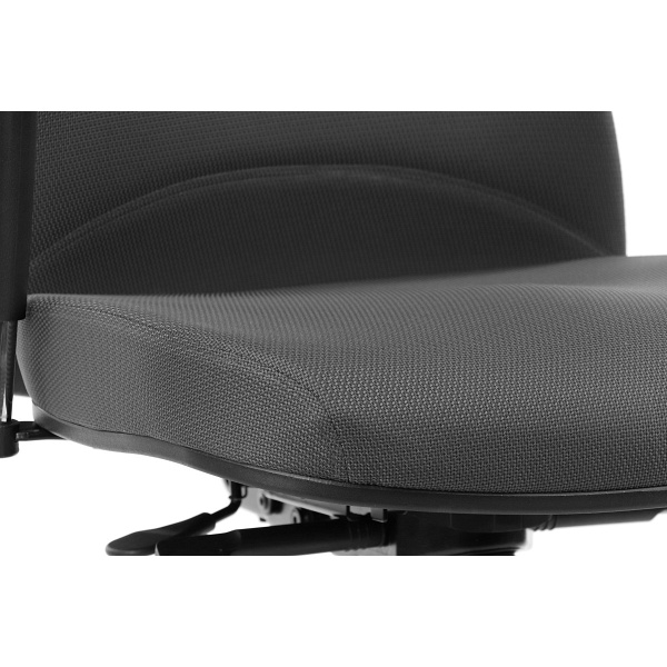 Fotel obrotowy Kenton czarny wysuwem siedziska Stema