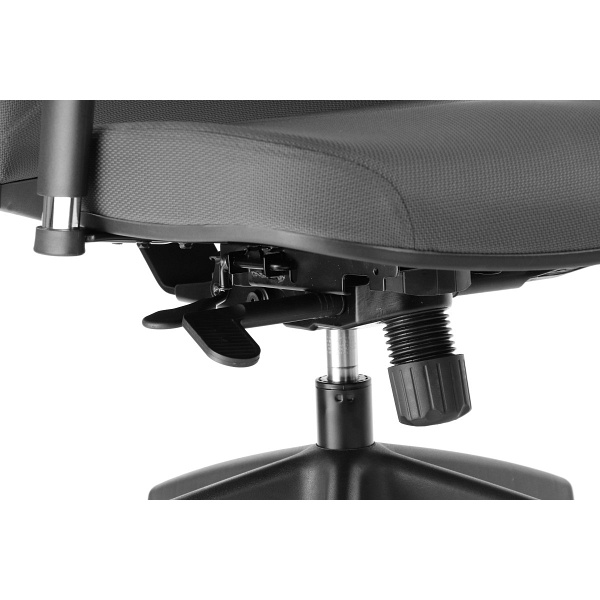 Fotel obrotowy Kenton czarny wysuwem siedziska Stema