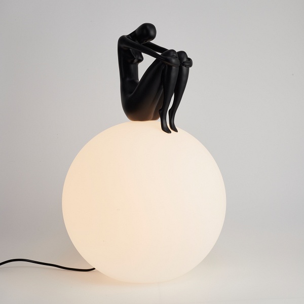 Lampa stołowa WOMAN-2 ,47 cm - czarna figura, biały klosz Step Into Design