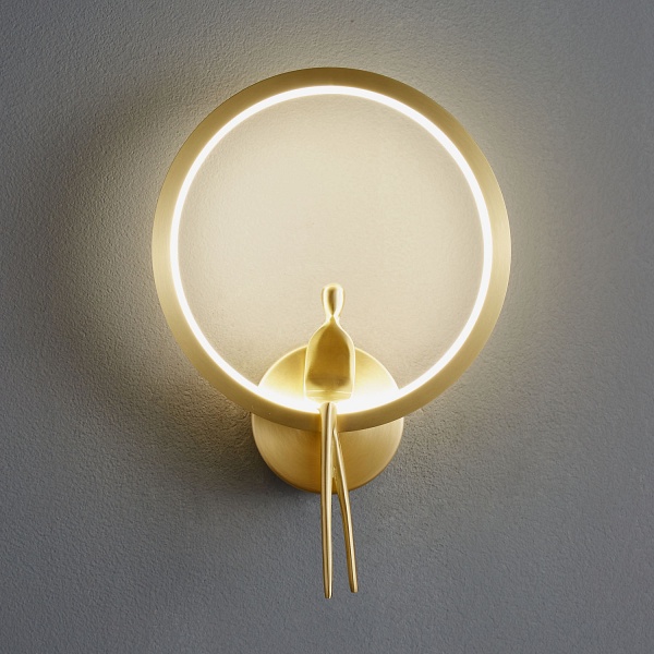 Lampa ścienna LED AMICI RING LED złota 27 cm Step Into Design