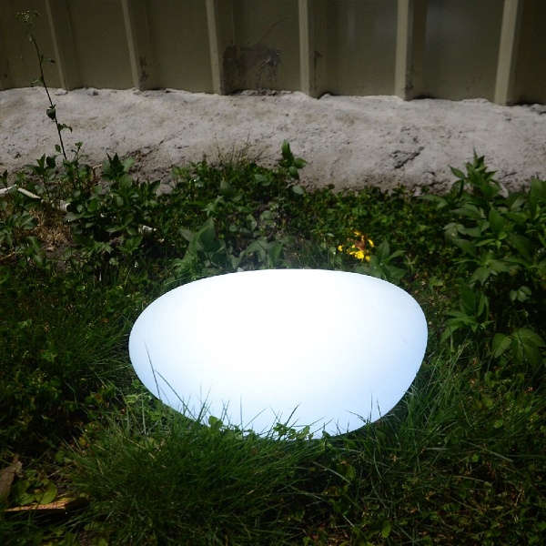 Lampa ogrodowa kamień PEBBLE M LED RGBW 16 kolorów 32 cm Step Into Design