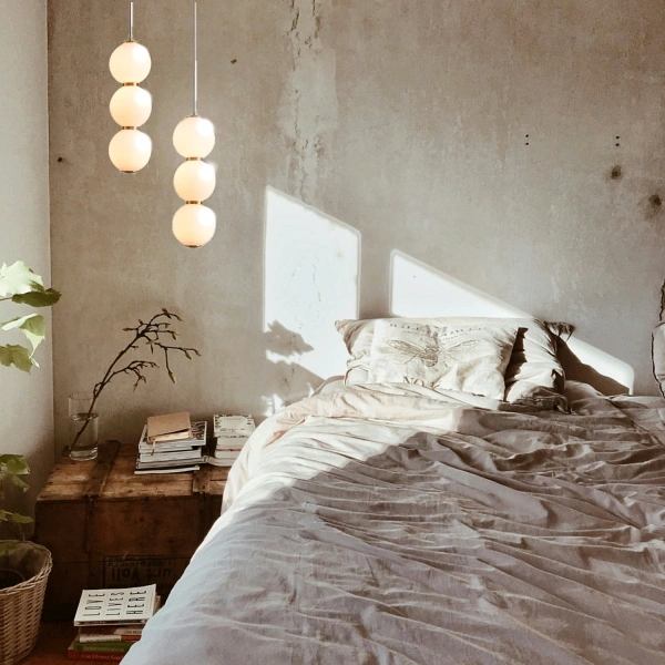 Lampa wisząca PERLA LED białe kule 12 cm Step Into Design