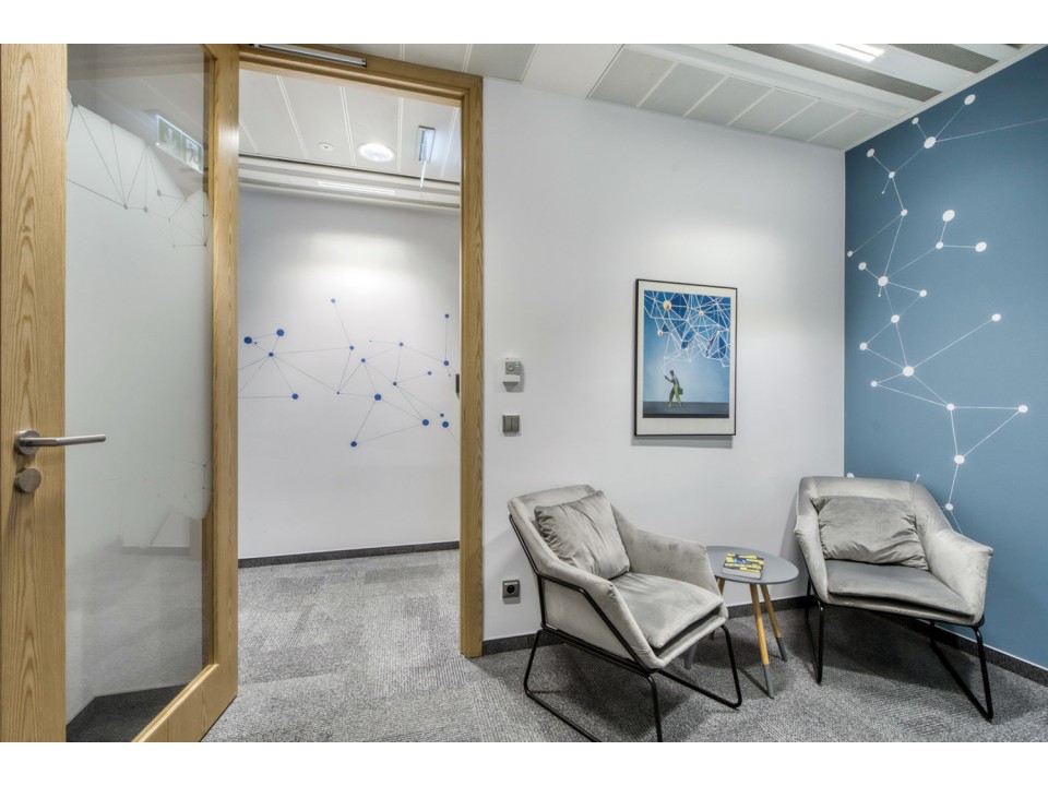 Fotel welurowy FLUENCE miętowy Step Into Design