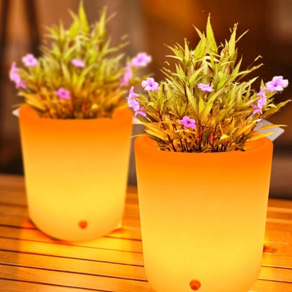 Lampa ogrodowa donica FLOWER POT S LED RGBW 16 kolorów 29 cm Step Into Design