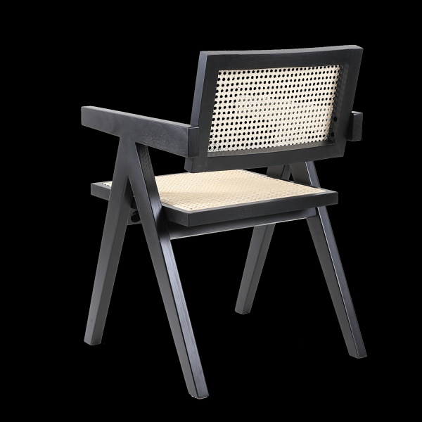 Krzesło BOHO drewniane w kolorze czarnym z podłokietnikami Step Into Design