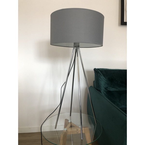 Lampa Nowoczesna  do salonu z włącznikiem nożnym  Stelaż chrom  Lysne