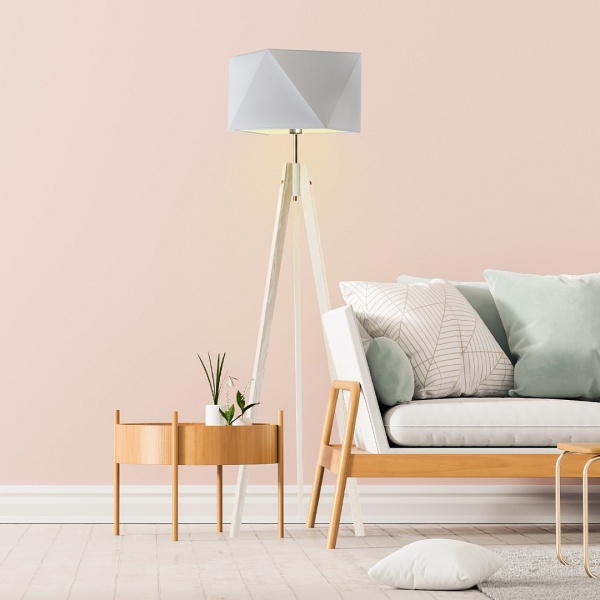 Lampa stojąca na trzech nogach LAGOS  Lysne